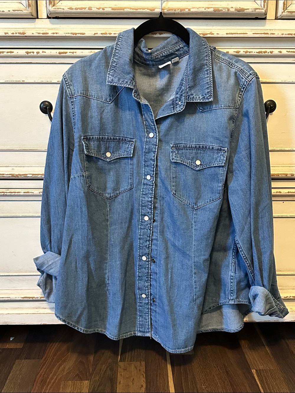 Gap Classic Light Blue Denim SnapUp Shirt - Women